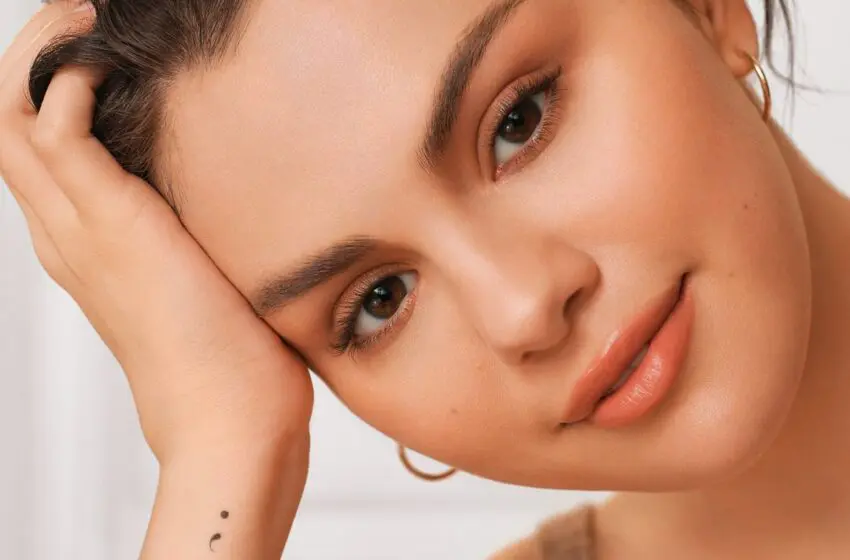  Here’s how you can get the viral sunburn makeup look