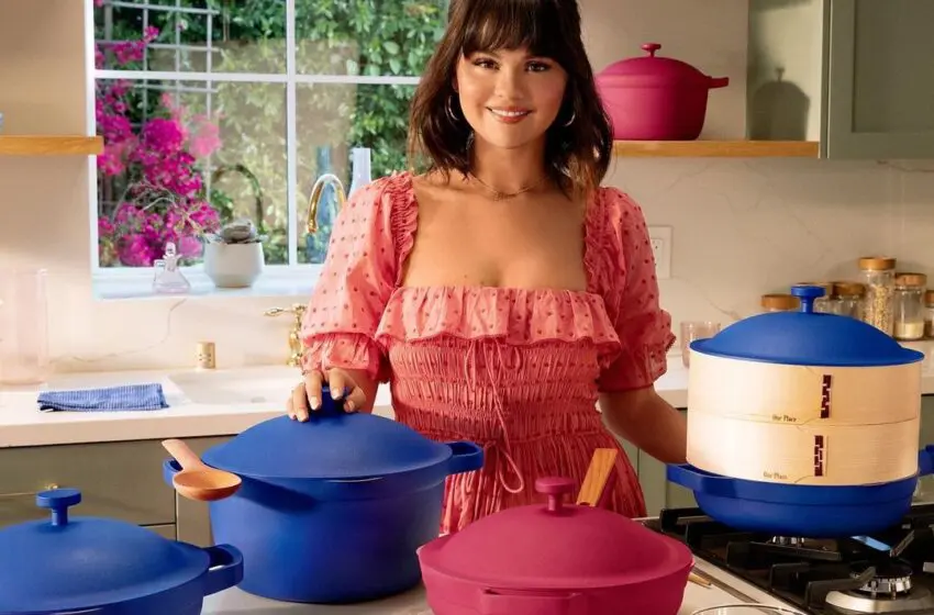 Selena Gomez’s stylish cookware range