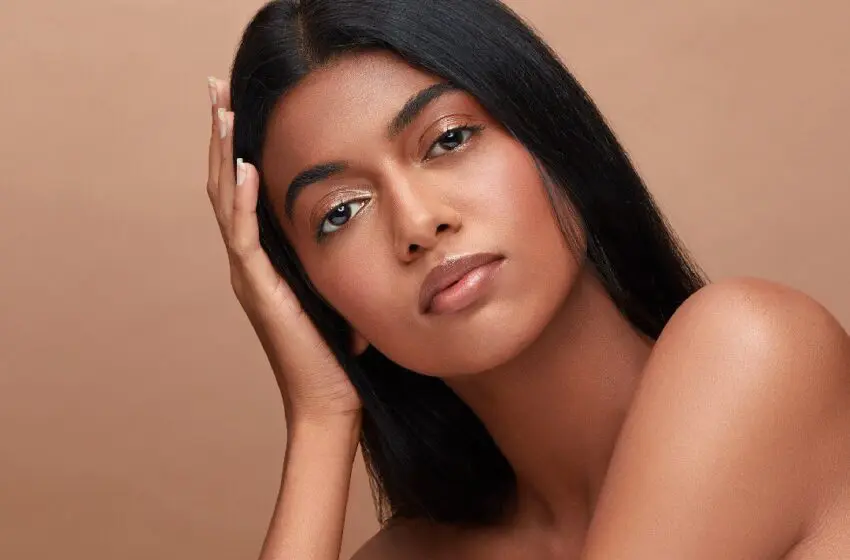  Must-have natural makeup that will heal you and the planet