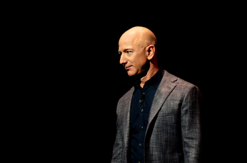  World’s fastest jet, a clock that will run for 10,000 years; this is how Amazon’s Jeff Bezos spends his money