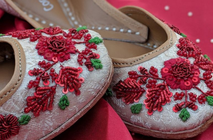  Step up your festive fashion game with these glam, handcrafted juttis