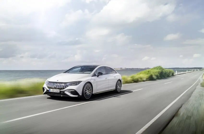  Mercedes-Benz unveils the 2023 AMG-EQE