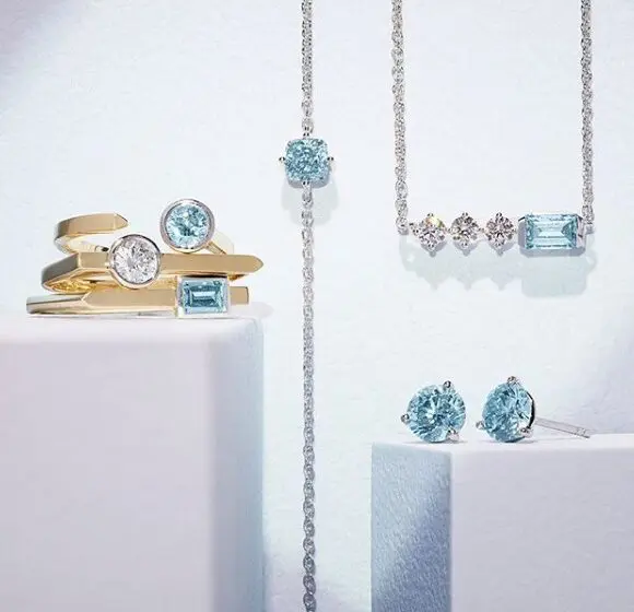  De Beers opens a 60,000 sq.ft facility to produce lab-grown diamonds