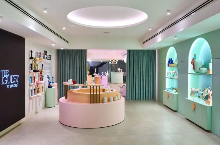  Lladró opens its second largest boutique in the world in Delhi