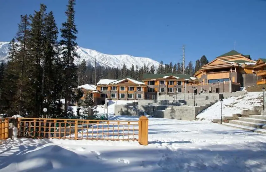  Experience a snow clad winter at these luxurious hotels in India