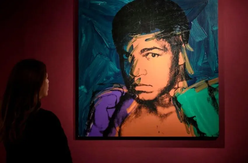  Christie’s to auction Andy Warhol’s works to raise funds for emergency relief