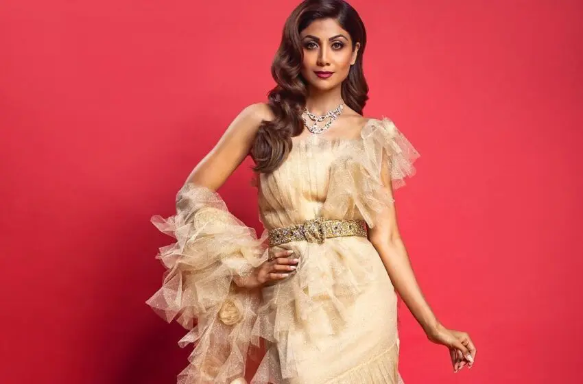  Ten times Shilpa Shetty wowed us with her stunning saris