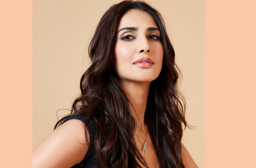  Vaani Kapoor confesses her love for cats and online shopping