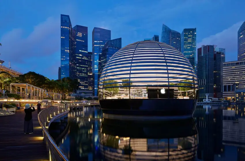  Apple’s new store looks like a disco-ball, floating on the waters of Marina Bay Sands, Singapore