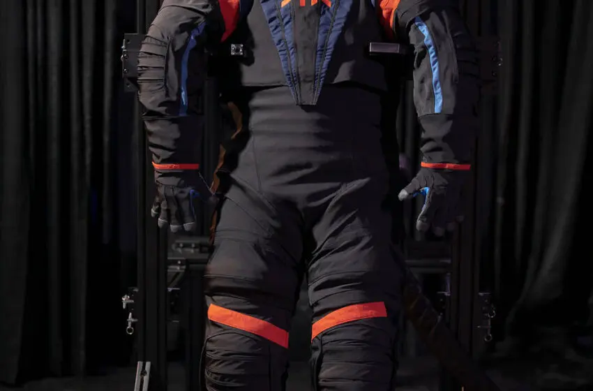  NASA debuts new space suit AxEMU worth $228 million 