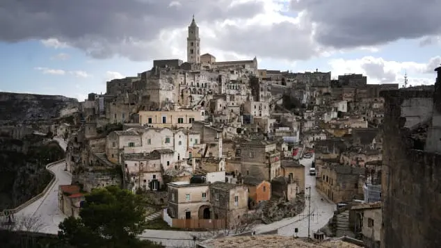  Explore the hidden gems of Italy on its newest luxury sleeper train, ‘Dolce Vita’!