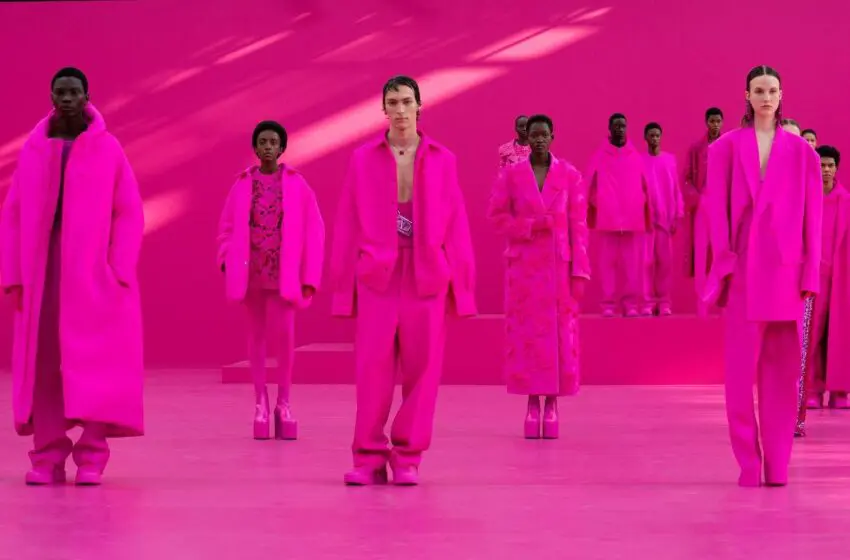  Is hot pink the new runway colour trend?