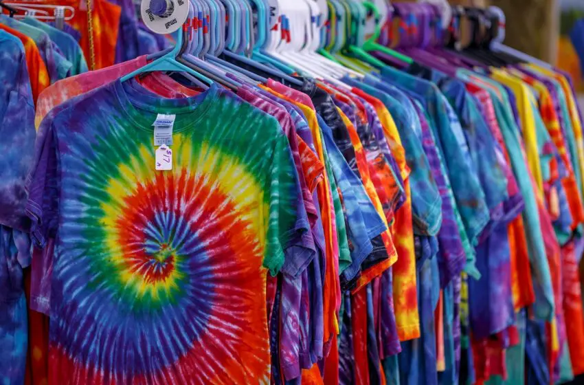  Transform the boring items in your closet into trendy pieces with Tie Dye!
