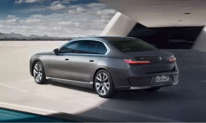  BMW Unveils the future of electric luxury with the BMW i7 Sedan
