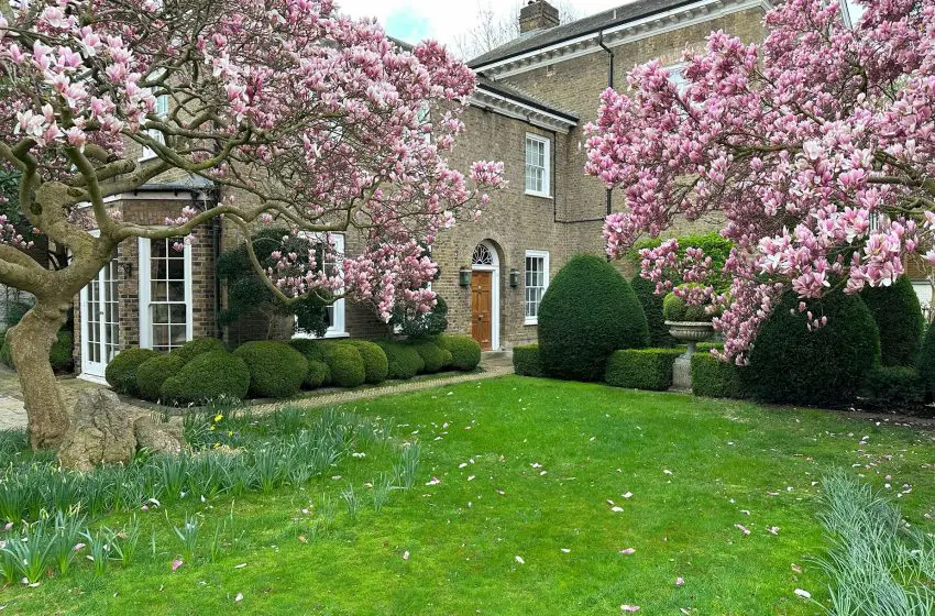  Freddie Mercury’s former London mansion is on sale for $38 Million
