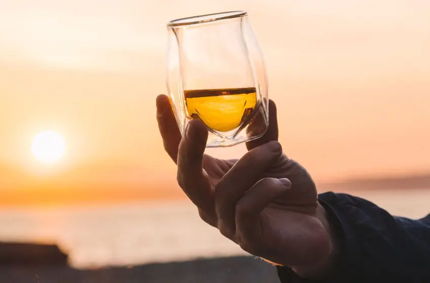  A Connoisseur’s Guide to Whisky Accessories