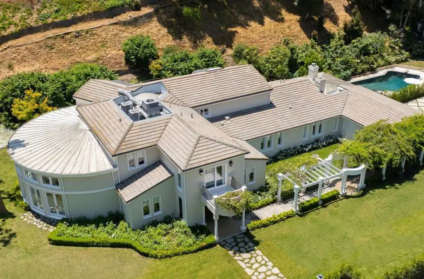  Serena William’s former L.A. home is on sale for $13.5 Million