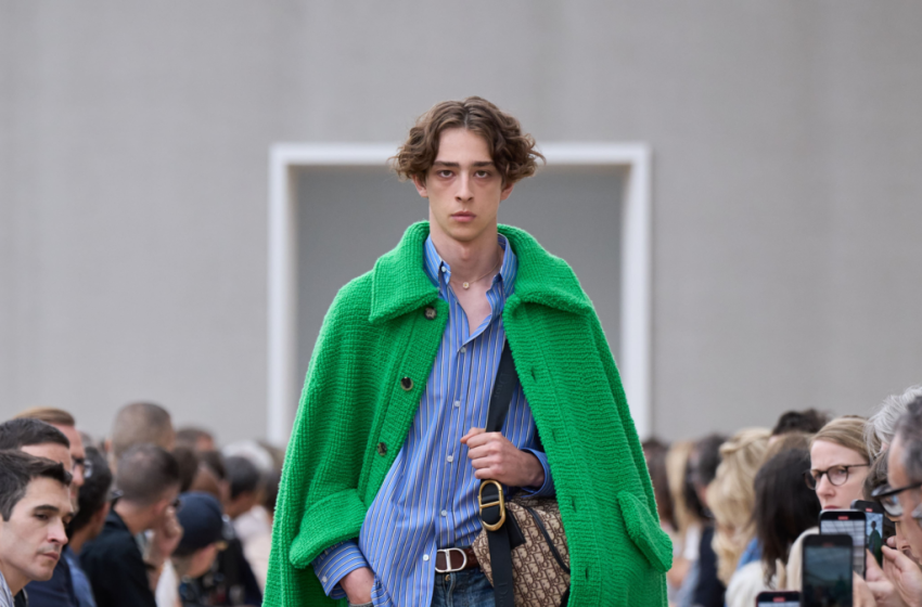  Jonathan Anderson’s Dior debut show is a lesson in soft power