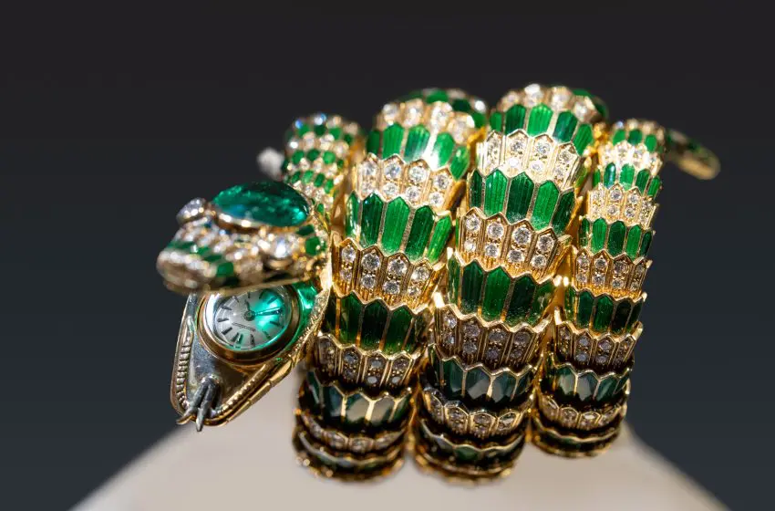  Bvlgari’s Serpenti Infinito Slithers into Mumbai