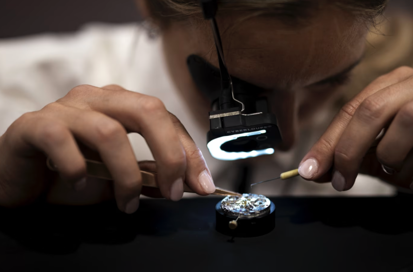  Richemont Surpasses Expectations as Cartier Jewellery Drives Holiday Quarter