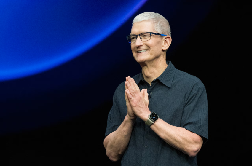  Tim Cook Steps Down as Apple CEO after Building a $4 Trillion Empire