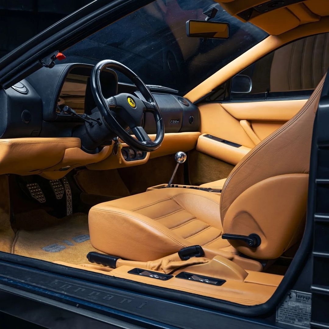Ferrari F512M interiors