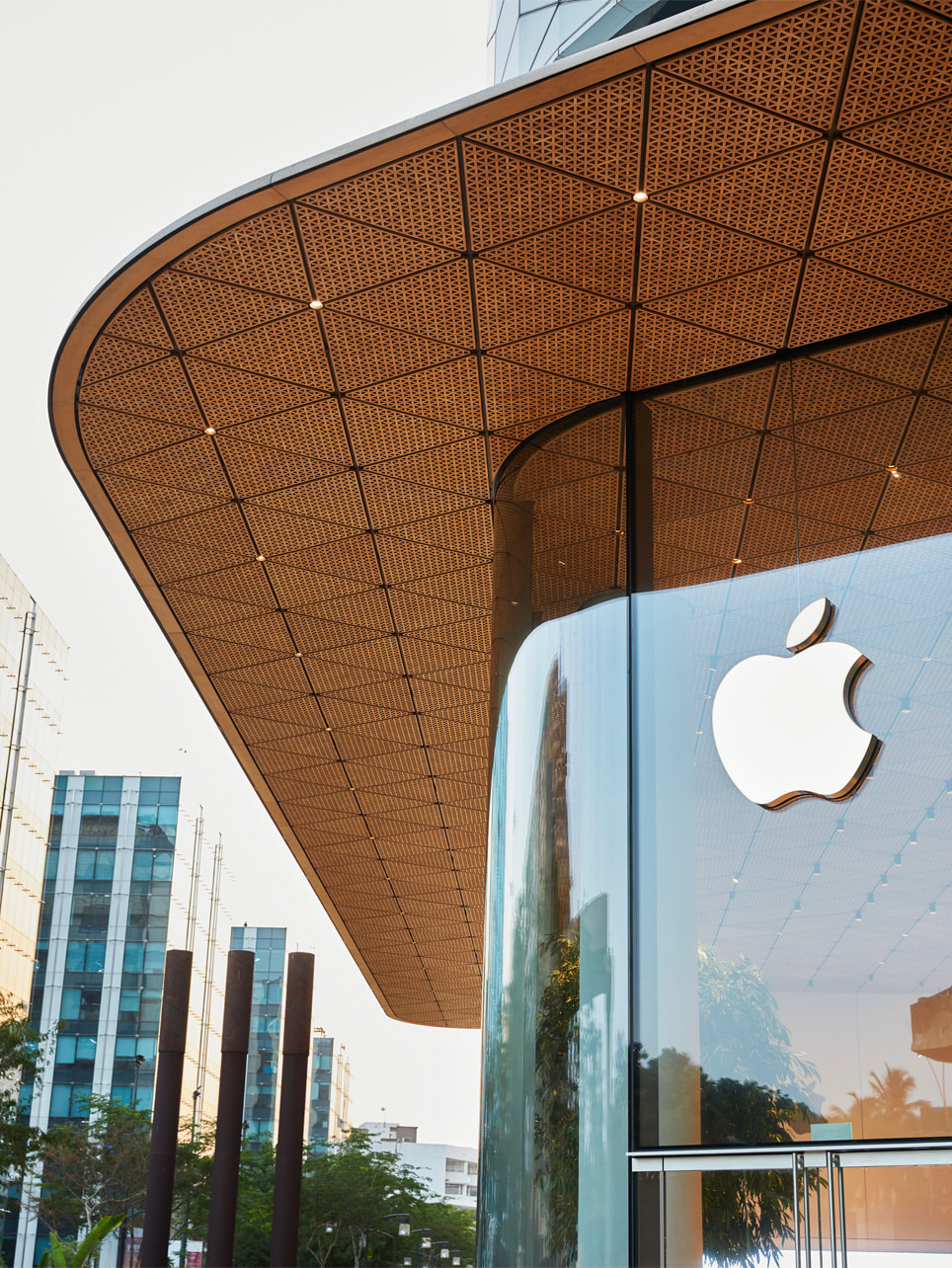 Apple stores open in India news highlights